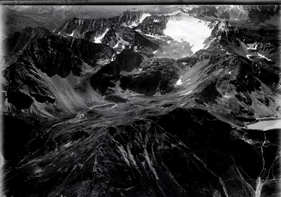 ETH-BIB-Meretschialp, Brunnethorn, Bella Tola, Illsee, Borterhorn, Schwarzhorn v. N. aus 3500 m-Inlandflüge-LBS MH01-004425