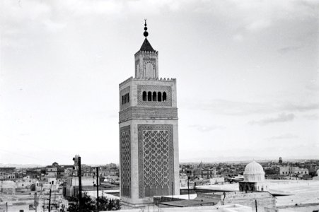 ETH-BIB-Minarett der Ez-Zitouna Moschee in Tunis-Nordafrikaflug 1932-LBS MH02-13-0036