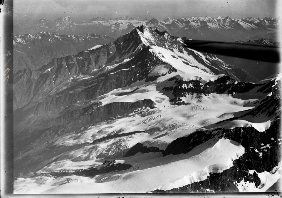 ETH-BIB-Mischabelkette, Rimpfischhorn, Berneralpen v. S. aus 5000 m-Inlandflüge-LBS MH01-001013