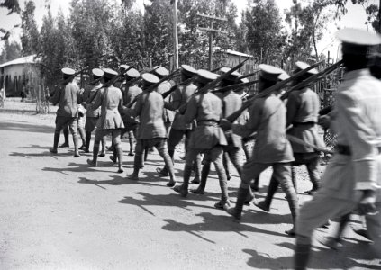 ETH-BIB-Militärparade-Abessinienflug 1934-LBS MH02-22-0529