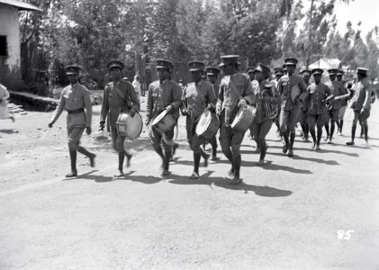 ETH-BIB-Militärparade-Abessinienflug 1934-LBS MH02-22-0531