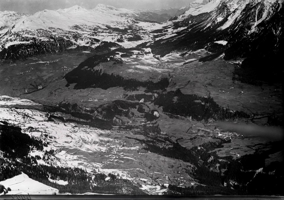 ETH-BIB-Mon, Tiefencastel, Mistail, Alvaschein, Lantsch, Lenzerheide, Rheintal v. S. aus 2500 m-Inlandflüge-LBS MH01-004448