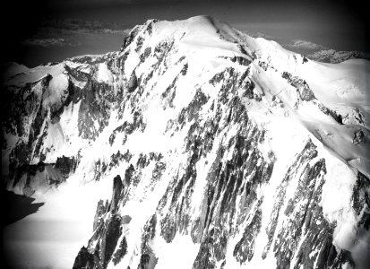 ETH-BIB-Mont Blanc du Tacul, Mont Maudit, Mont Blanc v. N. O. aus 4500 m-Inlandflüge-LBS MH01-006471 photo