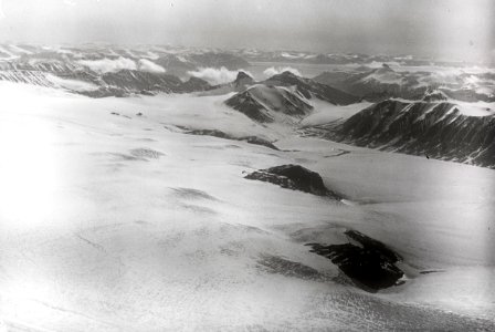 ETH-BIB-Mittag Lefflergletscher mit Eisfjord von Norden aus 1700 m Höhe-Spitzbergenflug 1923-LBS MH02-01-0049