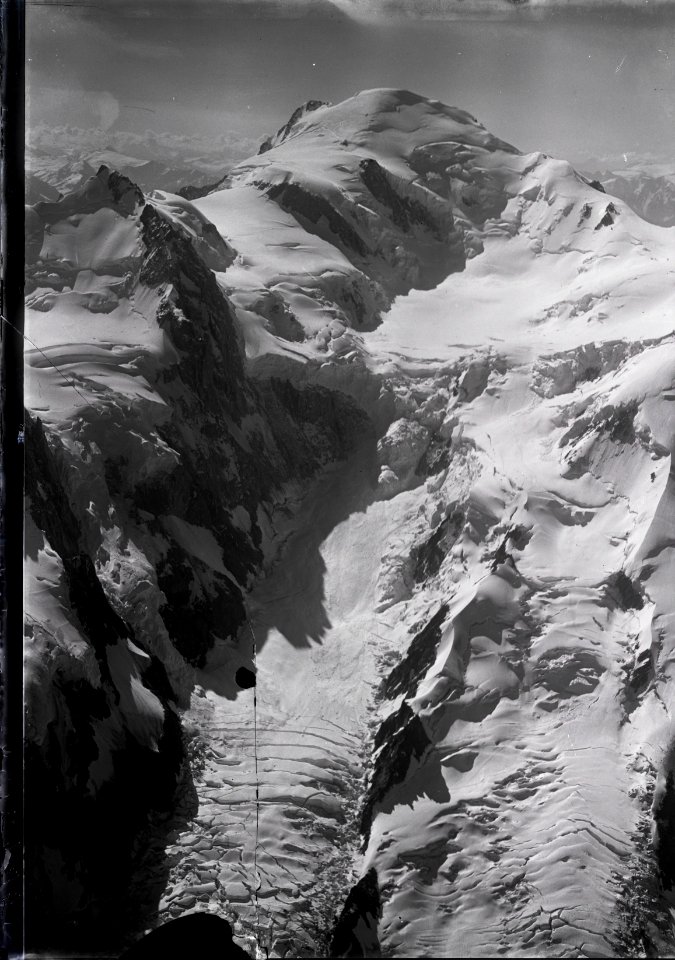 ETH-BIB-Mont Blanc, Mont Maudit, Glaciers des Bessons v. N. aus 4000 m-Inlandflüge-LBS MH01-005145