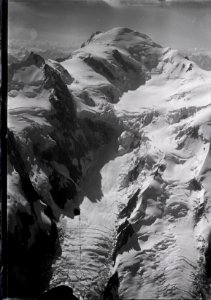 ETH-BIB-Mont Blanc, Mont Maudit, Glaciers des Bessons v. N. aus 4000 m-Inlandflüge-LBS MH01-005145
