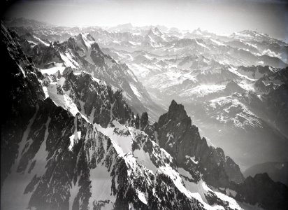 ETH-BIB-Mont Blanc, Südabsturz, Walliseralpen aus 5000 m-Inlandflüge-LBS MH01-006454