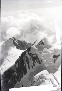 ETH-BIB-Mont Maudit, Mont Blanc du Tacul, Grand Comin v. W. aus 4900 m-Inlandflüge-LBS MH01-005775