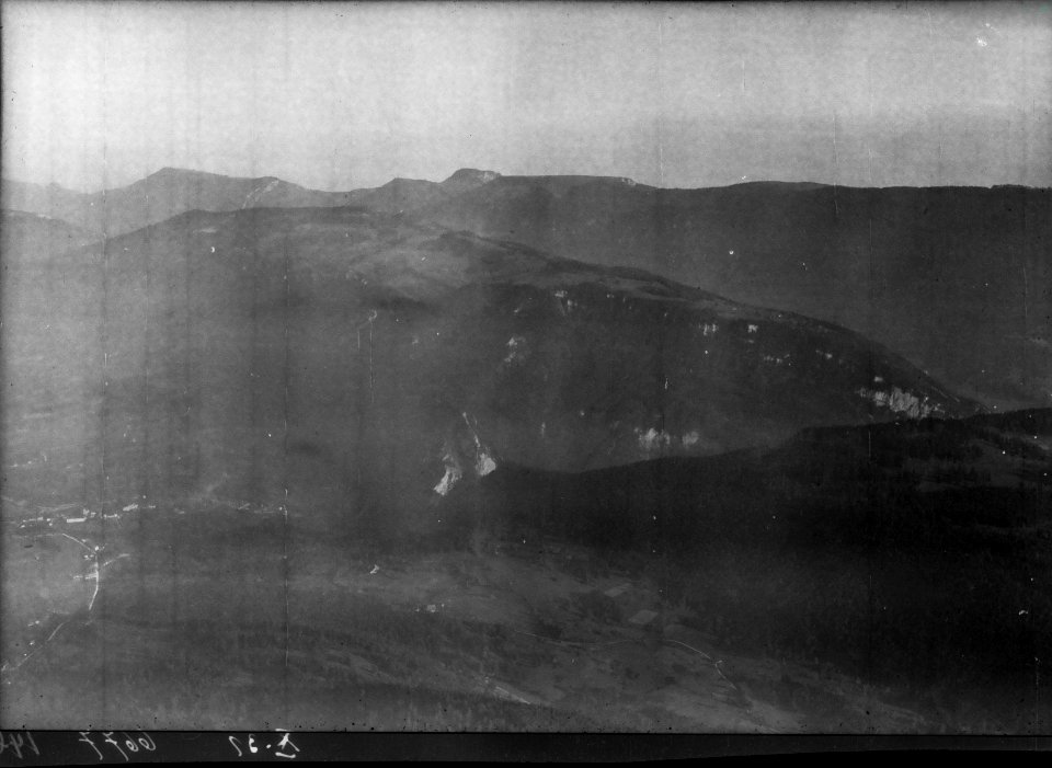 ETH-BIB-Mont Graitery und Gorges de Court, Blick nach Südosten-Inlandflüge-LBS MH01-006677B photo