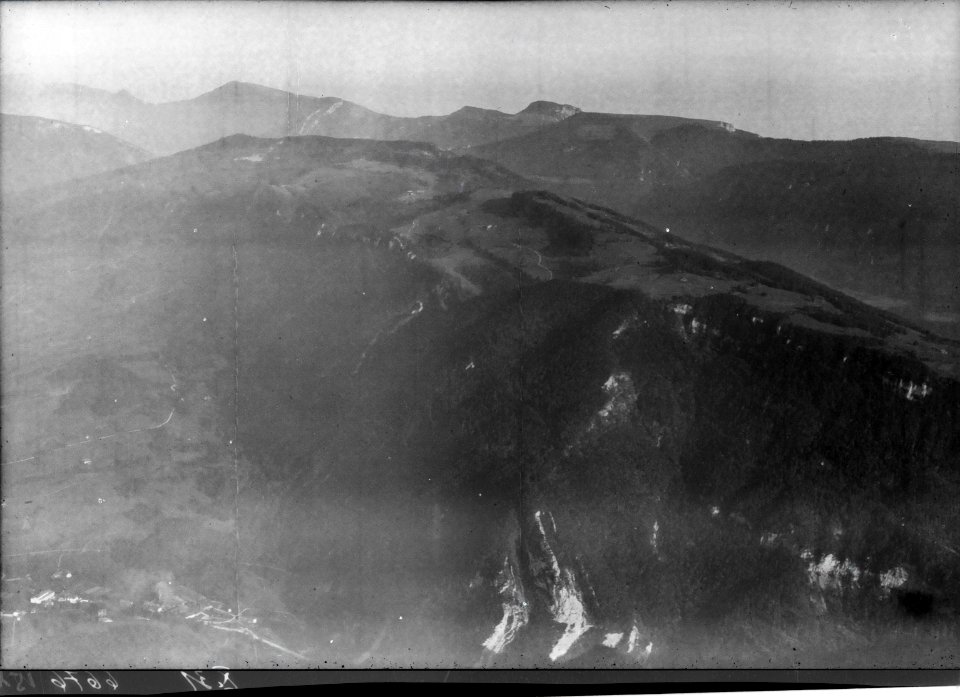 ETH-BIB-Mont Graitery und Gorges de Court, Blick nach Südosten-Inlandflüge-LBS MH01-006676B