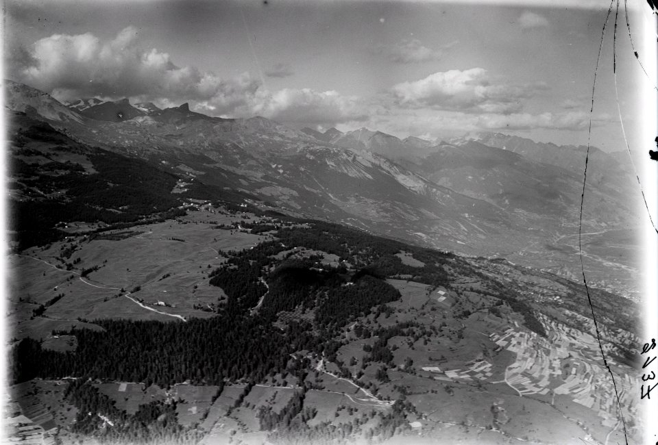 ETH-BIB-Montana, Wildstrubelgruppe v. S. W. aus 2000 m-Inlandflüge-LBS MH01-002137