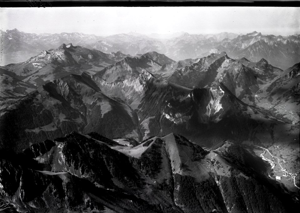 ETH-BIB-Montbovon, Col de Jaman, Dent de Jaman, Rochers, Tour de Mayen v. N. aus 2200 m-Inlandflüge-LBS MH01-004830