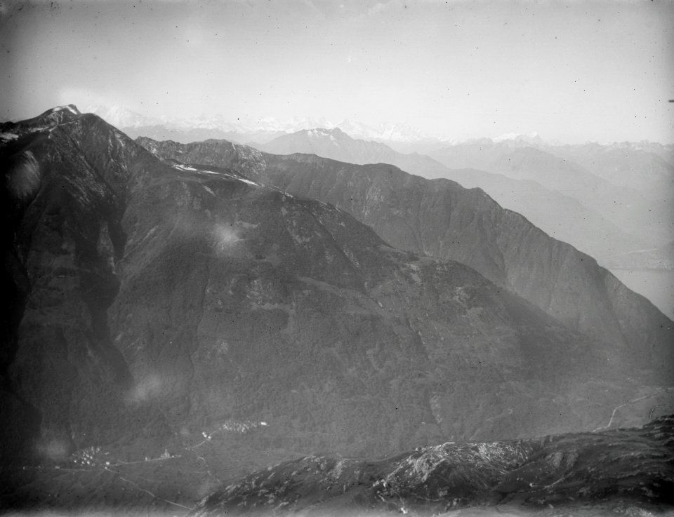 ETH-BIB-Monte Ceneri, Monte Tamaro aus 1500 m-Inlandflüge-LBS MH01-001333