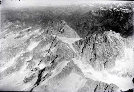 ETH-BIB-Monte del Forno, Pizzo Cengalo, Berneralpen v. S. O. aus 3400 m-Inlandflüge-LBS MH01-003757