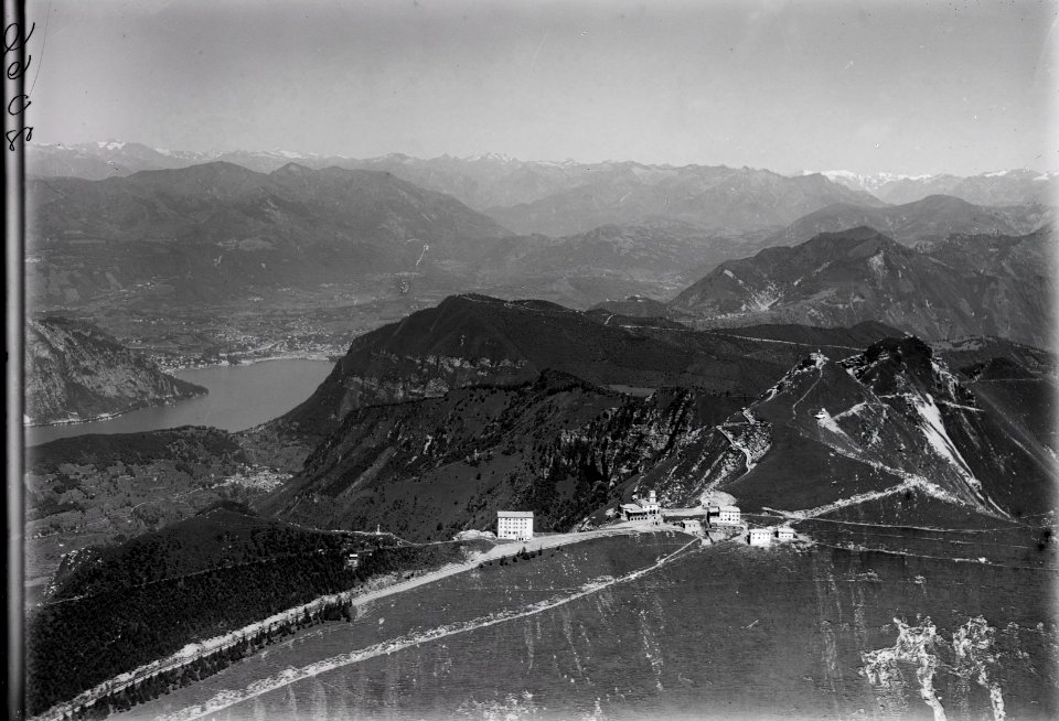 ETH-BIB-Monte Generoso, Arogno, Lugano, Gotthard v. S. aus 2000 m-Inlandflüge-LBS MH01-002066