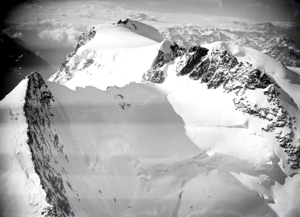 ETH-BIB-Monte Rosa, Nordend, Dufourspitze v. N. W. aus 5000 m-Inlandflüge-LBS MH01-006482