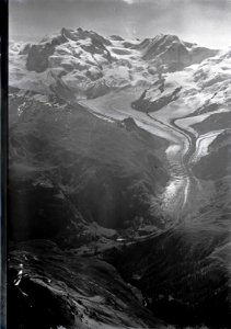 ETH-BIB-Monte Rosa, Signalkuppe, Gornergrat, Gornergletscher, Riffelalp v. N. W- aus 4200 m-Inlandflüge-LBS MH01-005146