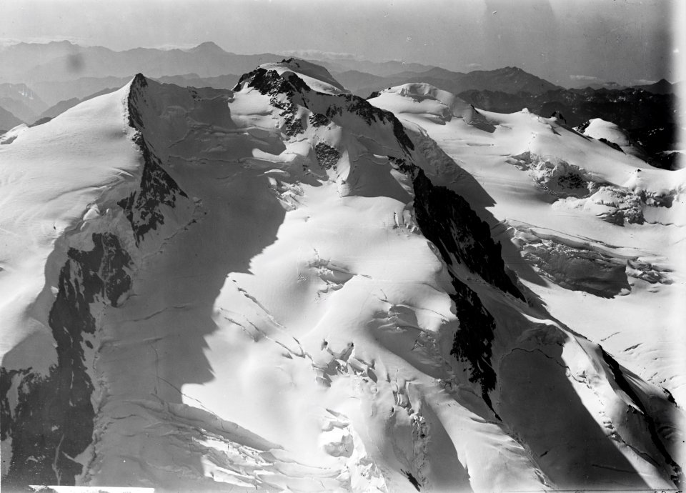 ETH-BIB-Monte Rosa, Grenzgletscher v. N. W. aus 5000 m-Inlandflüge-LBS MH01-001011