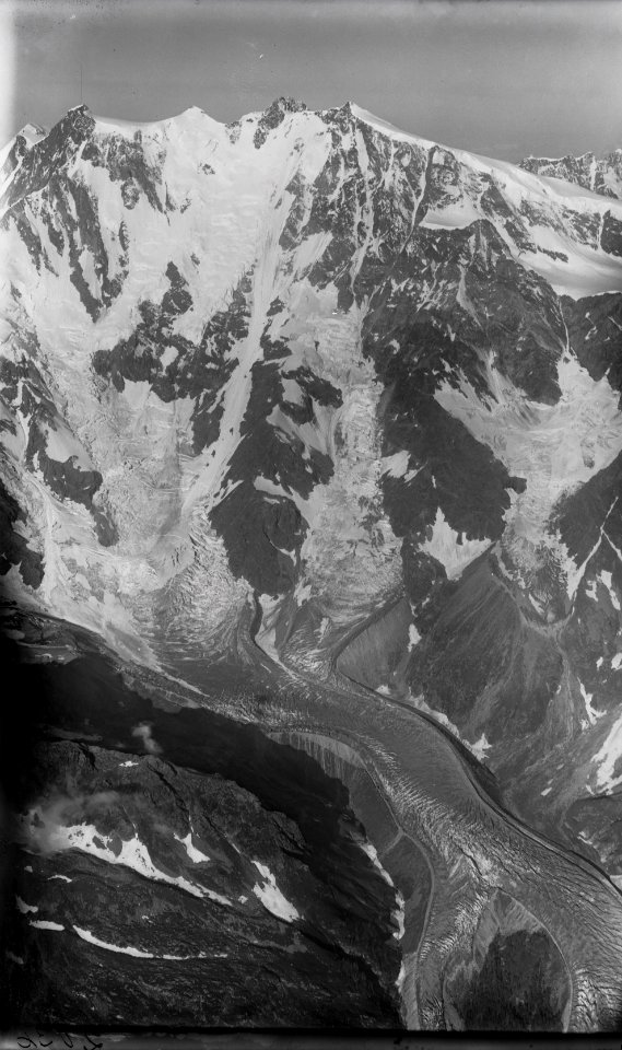 ETH-BIB-Monte Rosa, Ostwand, Belvedere, Macugnagagletscher v. O. aus 5000 m-Inlandflüge-LBS MH01-002036