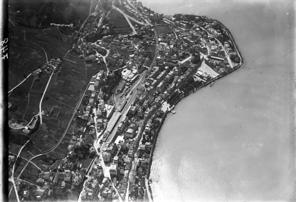 ETH-BIB-Montreux v. N. W. aus 600 m-Inlandflüge-LBS MH01-000748