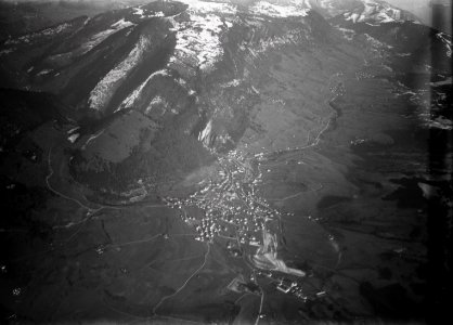 ETH-BIB-Moutier, Belprahon, Eschert, Grandval, Crémines v. S. O. aus 2000 m-Inlandflüge-LBS MH01-001411
