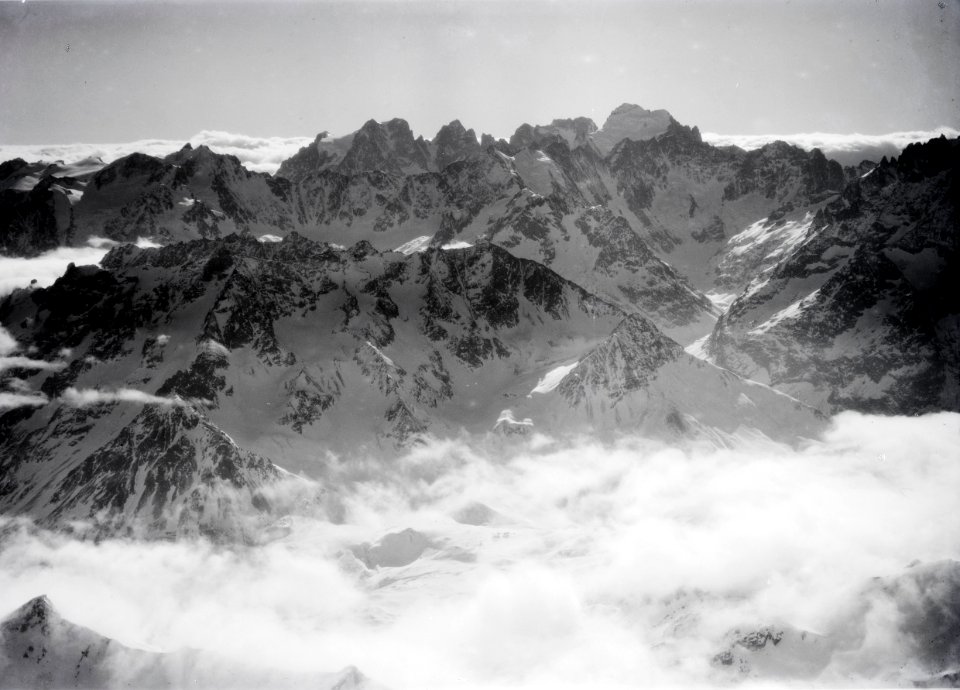 ETH-BIB-Mt. Pelvoux-Massiv-Tschadseeflug 1930-31-LBS MH02-08-0019