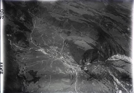 ETH-BIB-Moutier an der Birs, Perrefitte aus 3000 m-Inlandflüge-LBS MH01-002733