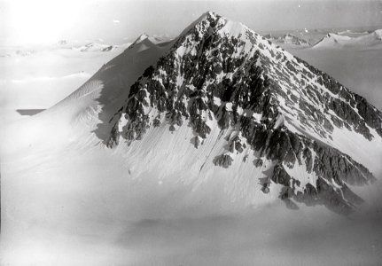 ETH-BIB-Mt. Svea von Norden aus 1200 m Höhe-Spitzbergenflug 1923-LBS MH02-01-0008
