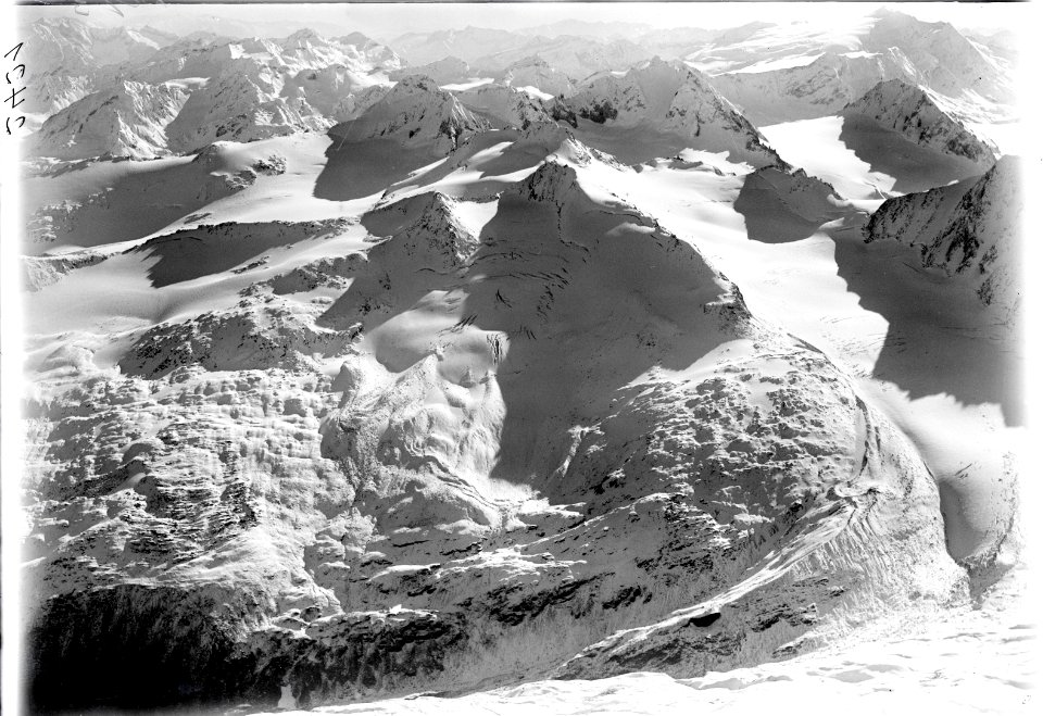 ETH-BIB-Muttengletscher, Stellibodenhorn, Leckihorn, Basodino, Pizzo Rodonto, Wyttenalp v. N. aus 3800 m-Inlandflüge-LBS MH01-002421