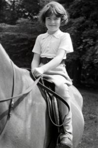 ETH-BIB-Mädchen auf Pferd beim Landgut Cherkley Court-Weitere-LBS MH02-47-0008