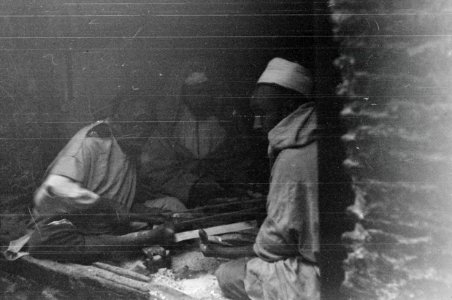 ETH-BIB-Männer in Fès-Nordafrikaflug 1932-LBS MH02-13-0316