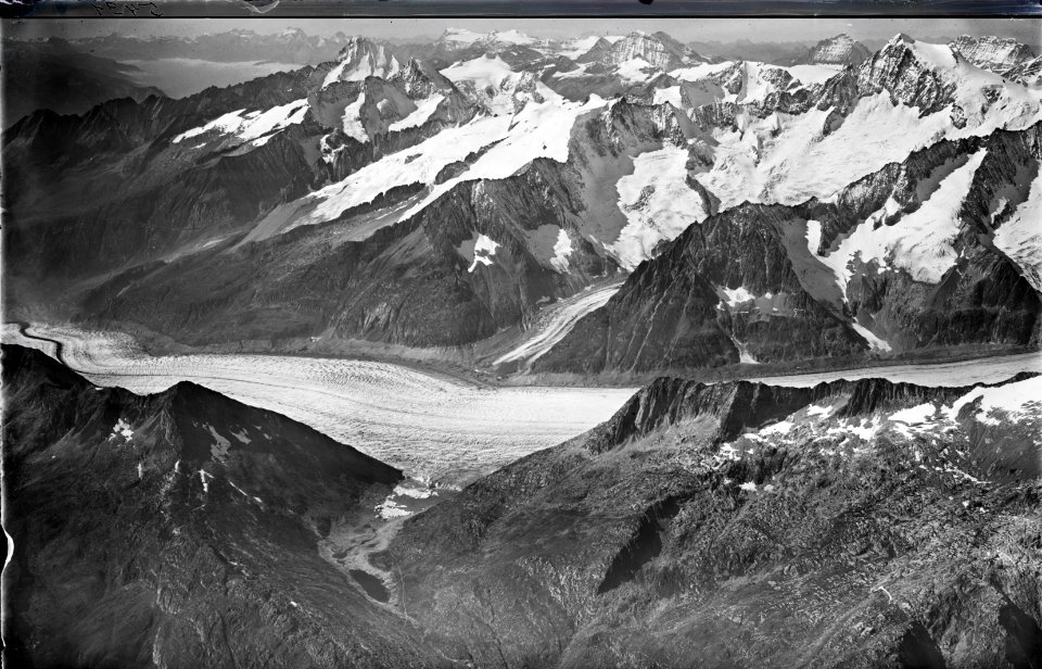 ETH-BIB-Märjela, Märjelasee, Aletschgletscher, Nesthorn, Eggishorn v. O. aus 4000 m-Inlandflüge-LBS MH01-005491