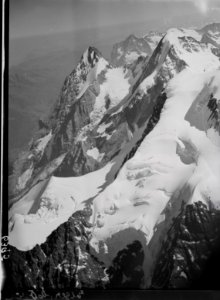 ETH-BIB-Mönch, Eiger v. W. aus 3600 m-Inlandflüge-LBS MH01-006395