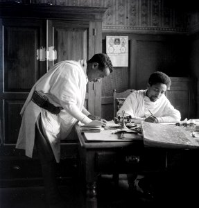 ETH-BIB-Männer in einem Büro, Addis Abeba-Abessinienflug 1934-LBS MH02-22-0357