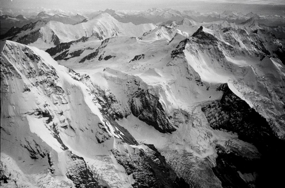 ETH-BIB-Mönch, Jungfraujoch, Jungfrau-Inlandflüge-LBS MH05-06A-18