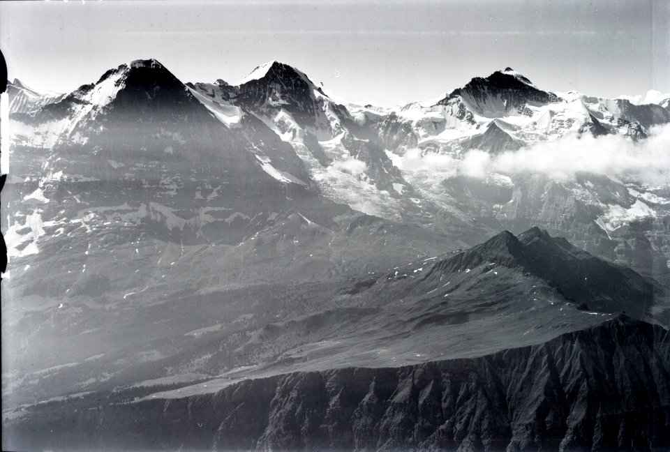ETH-BIB-Männlichen, Eiger, Mönch, Jungfrau, Tschuggen, Kleine Scheidegg v. N. aus 3000 m-Inlandflüge-LBS MH01-005732