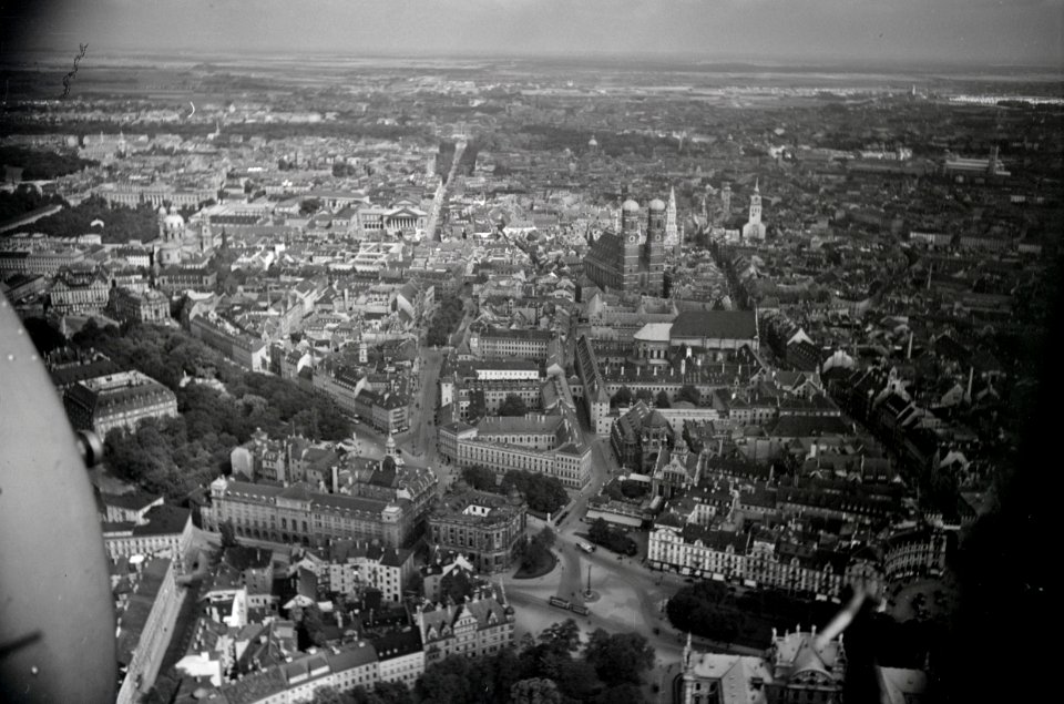 ETH-BIB-München mit Frauenkirche-Weitere-LBS MH02-37-0004