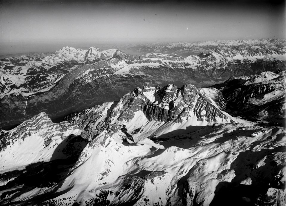 ETH-BIB-Mürtschenstock im Vordergrund, Wallensee, Churfirsten, Säntis v. S. aus 3200 m-Inlandflüge-LBS MH01-000250
