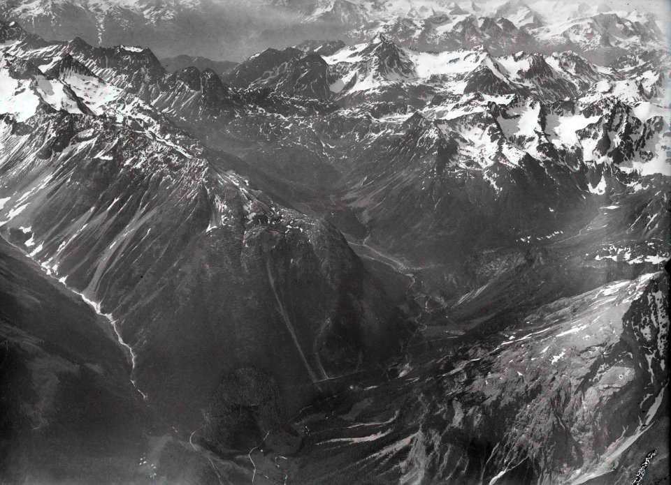 ETH-BIB-Naz (Bergün) zum Albulapass, Piz Ot v. N. aus 3500 m-Inlandflüge-LBS MH01-000892