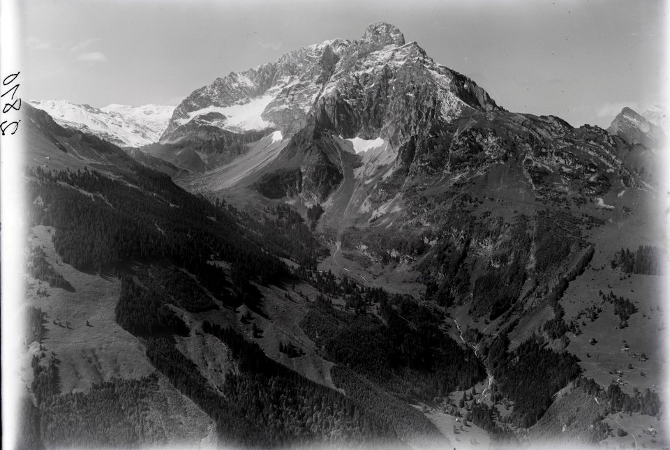 ETH-BIB-Mürtschenstock v. N. aus 2000 m-Inlandflüge-LBS MH01-002810