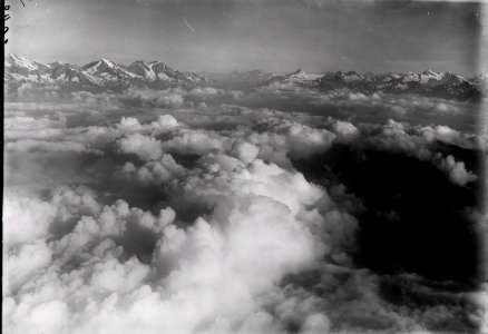 ETH-BIB-Nebelmeer mit Weissmies, Simplon, Monte Leone v. S. aus 3500 m-Inlandflüge-LBS MH01-002048