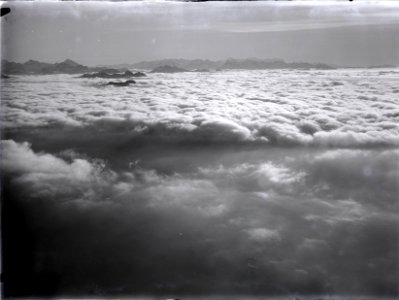 ETH-BIB-Nebelmeer über dem Zürichsee, Urneralpen, Berneralpen v. N. O. aus 2500 m-Inlandflüge-LBS MH01-005242