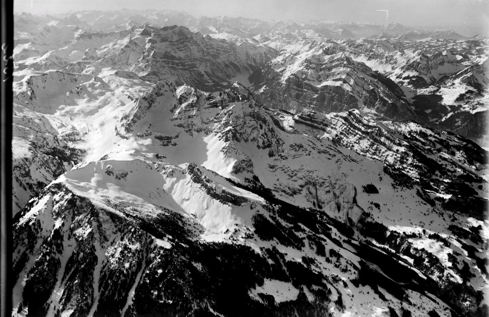 ETH-BIB-Mürtschenstock, Wiggis, Glärnisch, Klöntalersee v. N. O. aus 3600 m-Inlandflüge-LBS MH01-001522