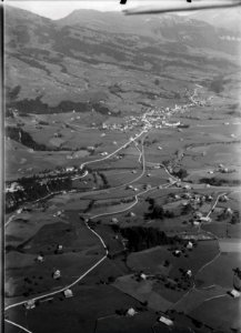 ETH-BIB-Neu St. Johann, Nesslau, Steinerberg, Neuenalpspitz v. N. W. aus 200 m-Inlandflüge-LBS MH01-001911