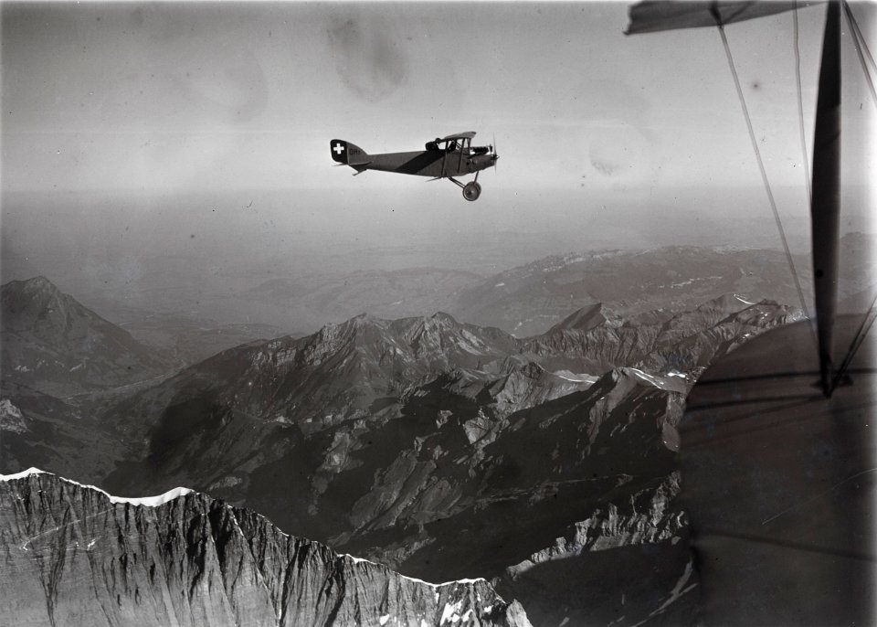 ETH-BIB-Niesen, Thunersee, Dreispitz, Blüemlisalpgipfel, Kandertal, Flugzeug v. S. aus 4000 m-Inlandflüge-LBS MH01-001176