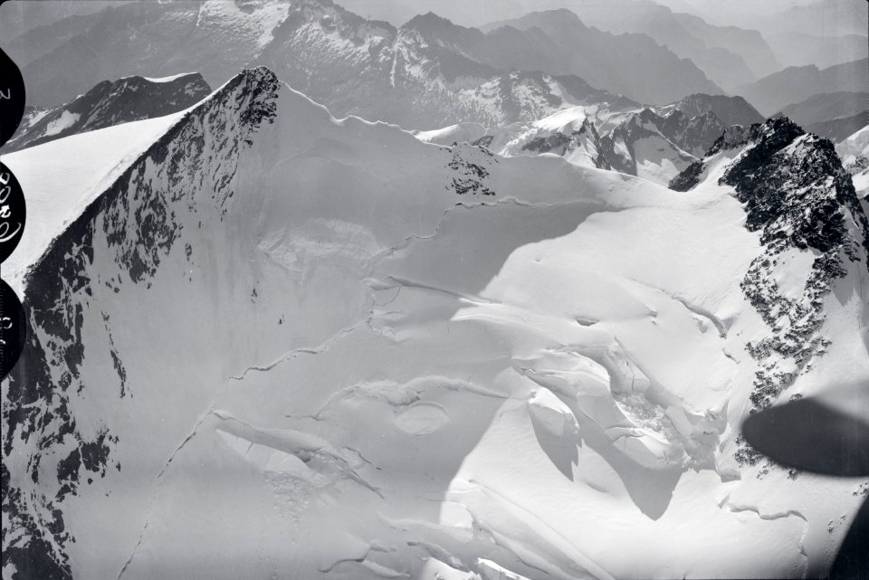 ETH-BIB-Nordend, Dufourspitze v. N. W. aus 4800 m-Inlandflüge-LBS MH01-006198