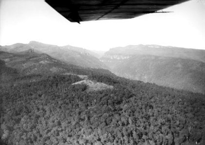 ETH-BIB-Nordseite des Elgon mit tief eingeschnittenen Tälern aus 3800 m Höhe-Kilimanjaroflug 1929-30-LBS MH02-07-0080