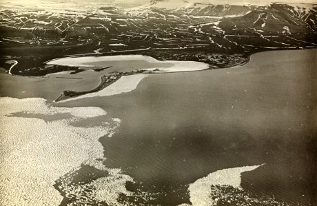 ETH-BIB-Nordfjord mit C. Wijk und Mt. Congress von Nord-Westen aus 800 m Höhe-Spitzbergenflug 1923-LBS MH02-01-0071-A