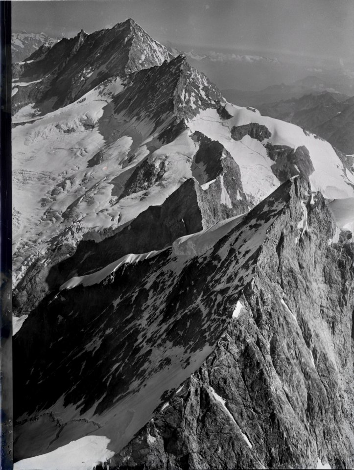 ETH-BIB-Ober Gabelhorn, Zinalrothorn, Weisshorn v. S. aus 4000 m-Inlandflüge-LBS MH01-005172