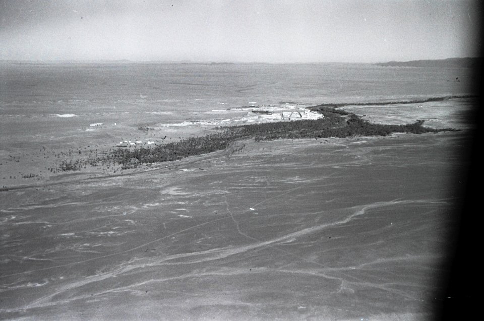 ETH-BIB-Oase in der Wüste zwischen Beni-Abbès und Colomb Bechar-Nordafrikaflug 1932-LBS MH02-13-0251